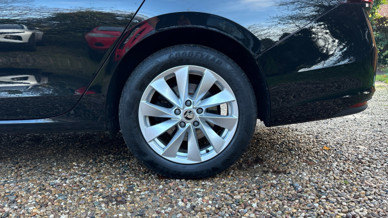 Skoda Superb 2.0 TDI SE Technology 5dr DSG Diesel Estate